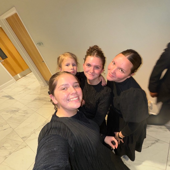 Meet your Posher, Katie - Picture 2 of 6